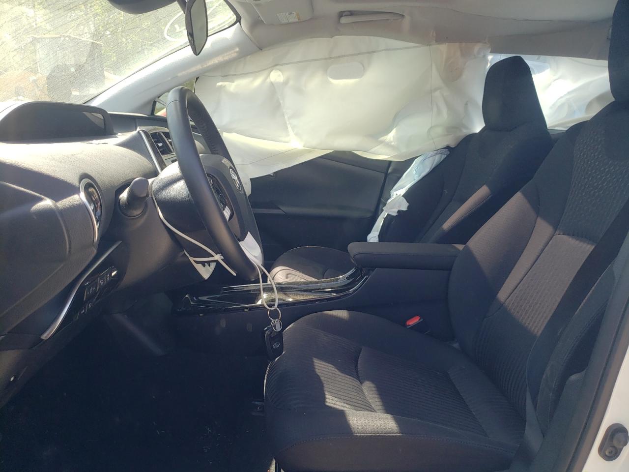 Photo 5 from auction – 2017 TOYOTA PRIUS with VIN JTDKARFU3H3051510