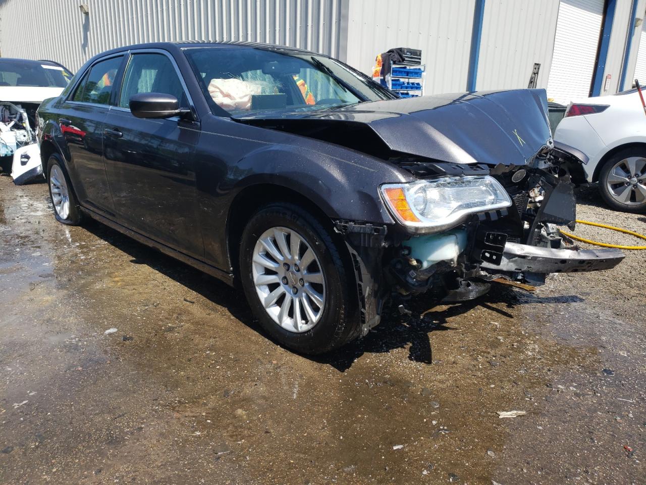 CHRYSLER 300 2014 with VIN 2C3CCAAG9EH132588 - Photo from auction