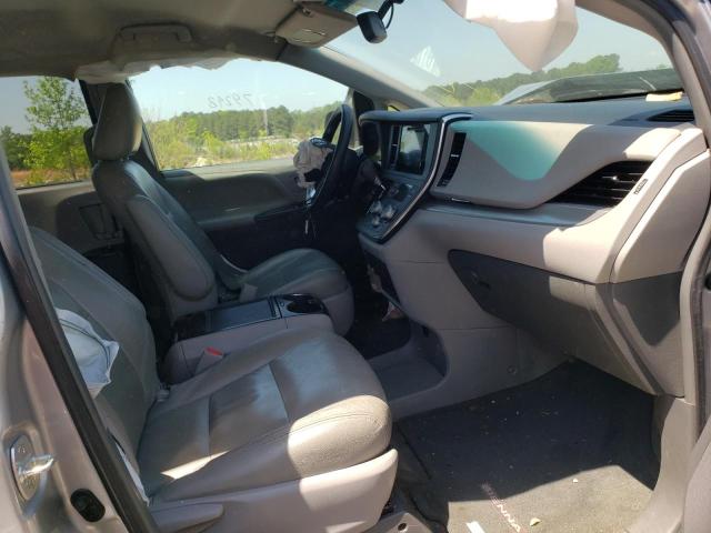 Photo 5 from auction – 2015 TOYOTA SIENNA LE with VIN 5TDKK3DC9FS557441