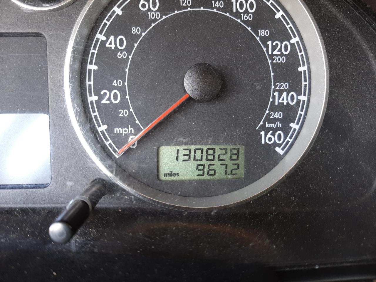 Photo 8 from auction – 2002 VOLKSWAGEN PASSAT GLS with VIN WVWVD63B42E258800