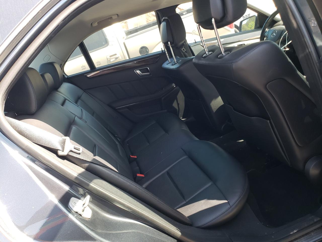 Photo 6 from auction – 2013 MERCEDES-BENZ E 350 with VIN WDDHF5KB7DA725615