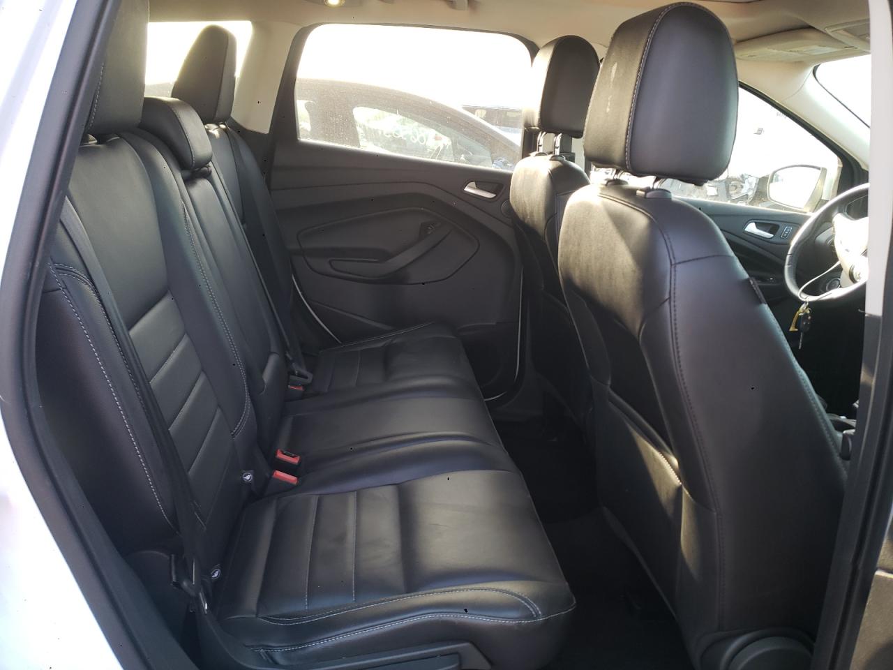 Photo 6 from auction – 2016 FORD ESCAPE SE with VIN 1FMCU9GX5GUB50354