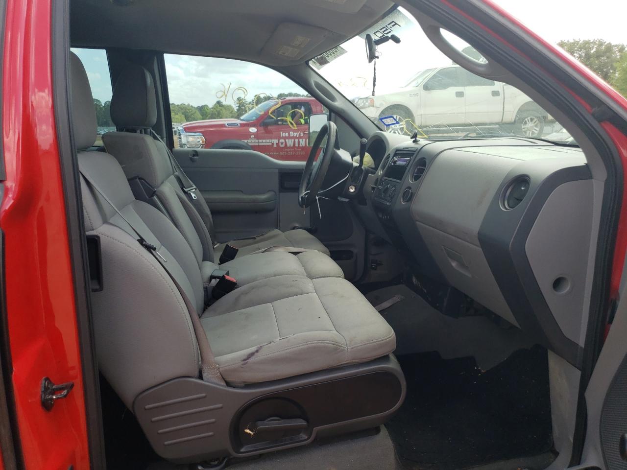 Photo 5 from auction – 2005 FORD F150 with VIN 1FTRX12W25FA95269