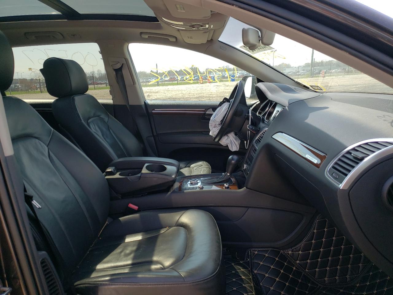 Photo 5 from auction – 2010 AUDI Q7 PREMIUM with VIN WA1LYAFE2AD005767