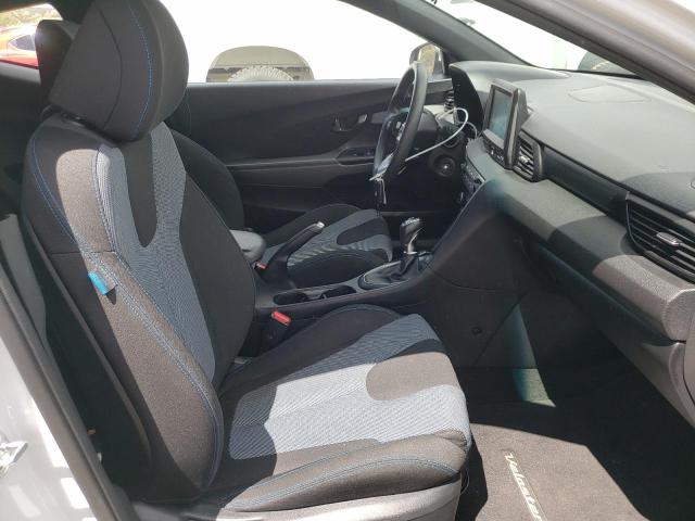 Photo 5 from auction – 2019 HYUNDAI VELOSTER B with VIN KMHTG6AF7KU009848