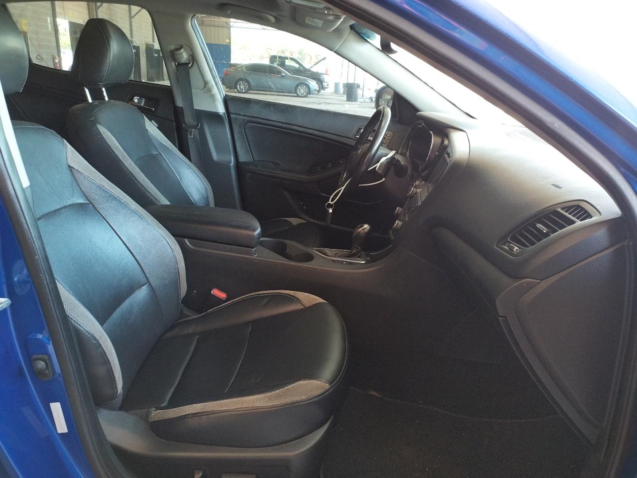 Photo 5 from auction – 2013 KIA OPTIMA SX with VIN 5XXGR4A61DG104175