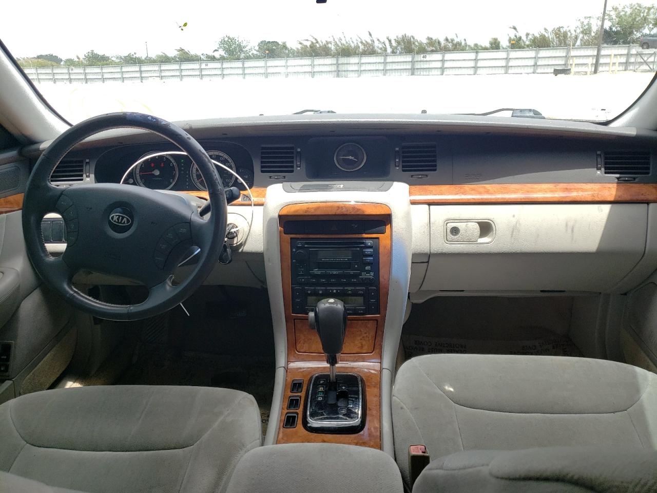 Photo 9 from auction – 2004 KIA AMANTI with VIN KNALD124245018948