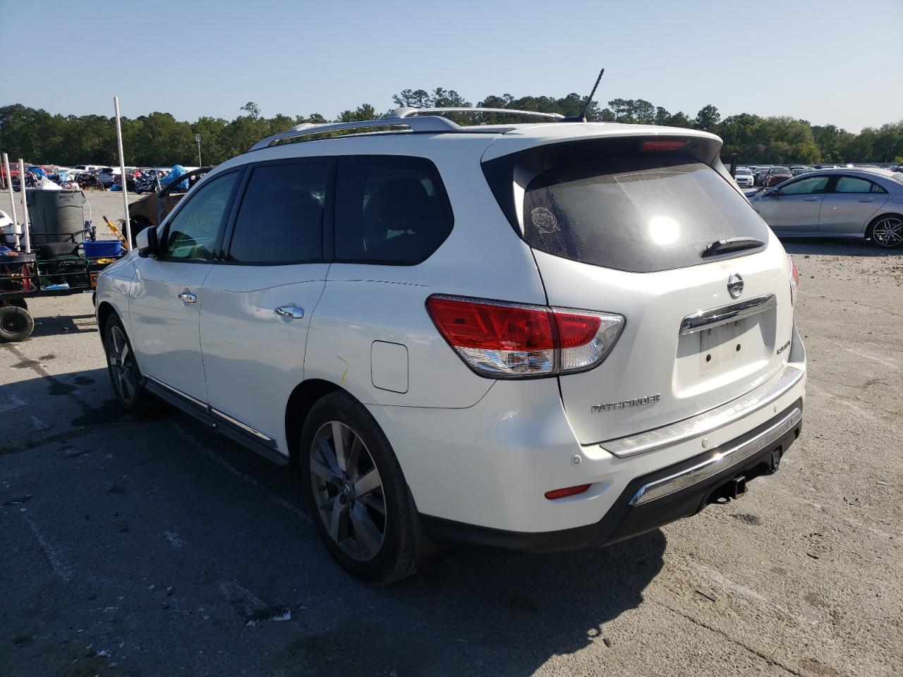 Photo 3 from auction – 2016 NISSAN PATHFINDER with VIN 5N1AR2MN8GC623365