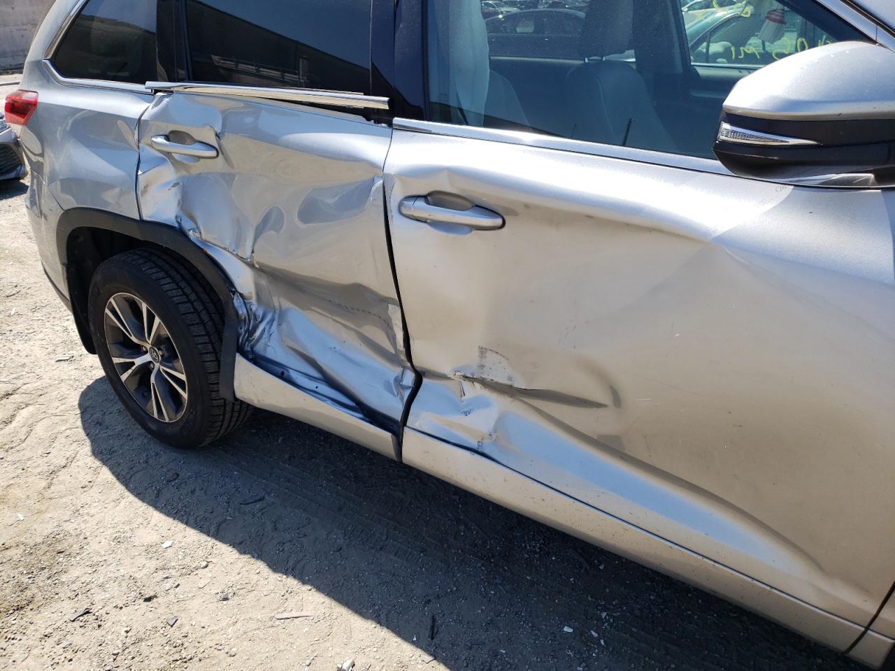 Photo 9 from auction – 2017 TOYOTA HIGHLANDER with VIN 5TDBZRFH2HS459328