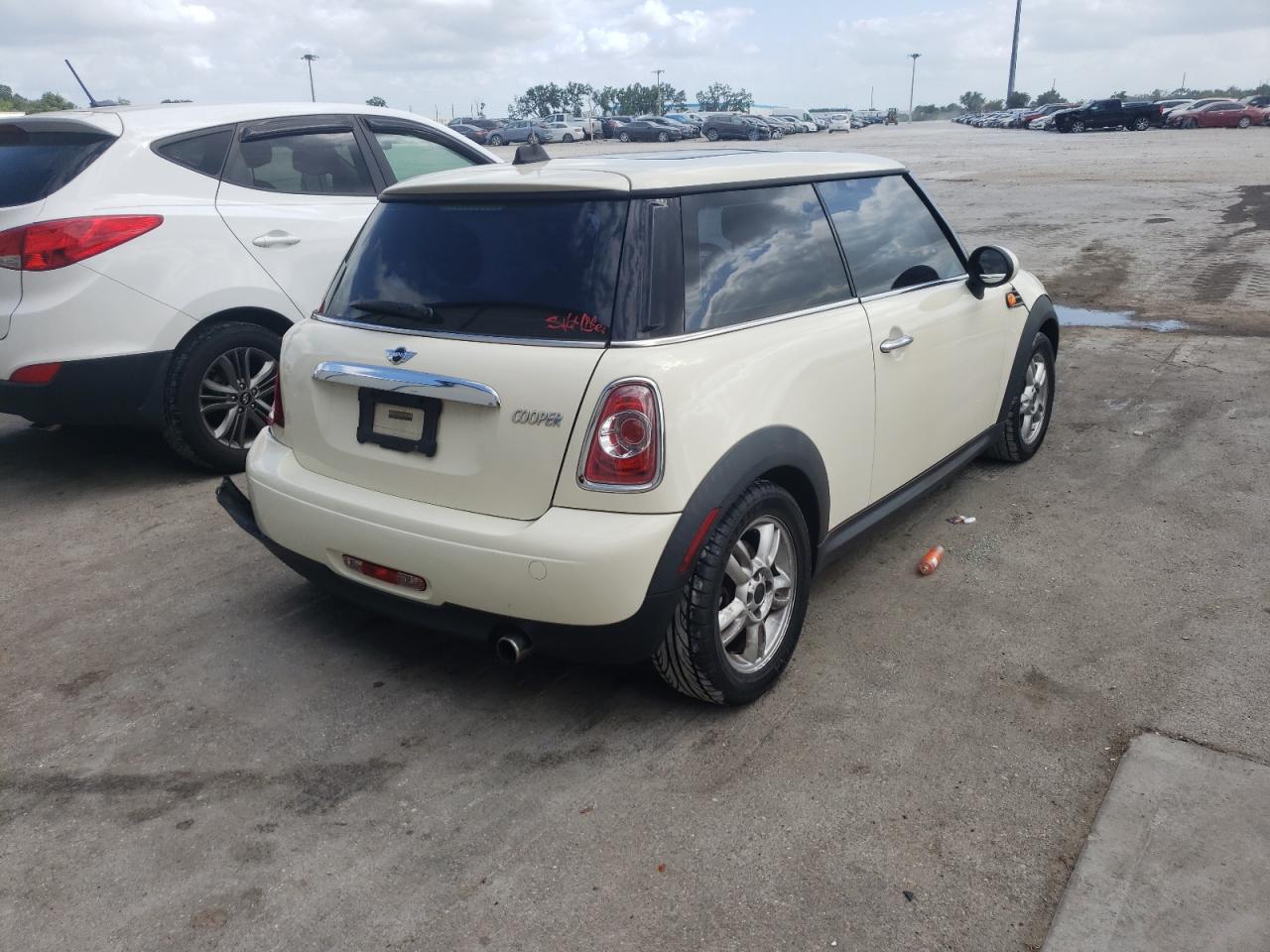 Photo 4 from auction – 2012 MINI COOPER with VIN WMWSU3C53CT263086