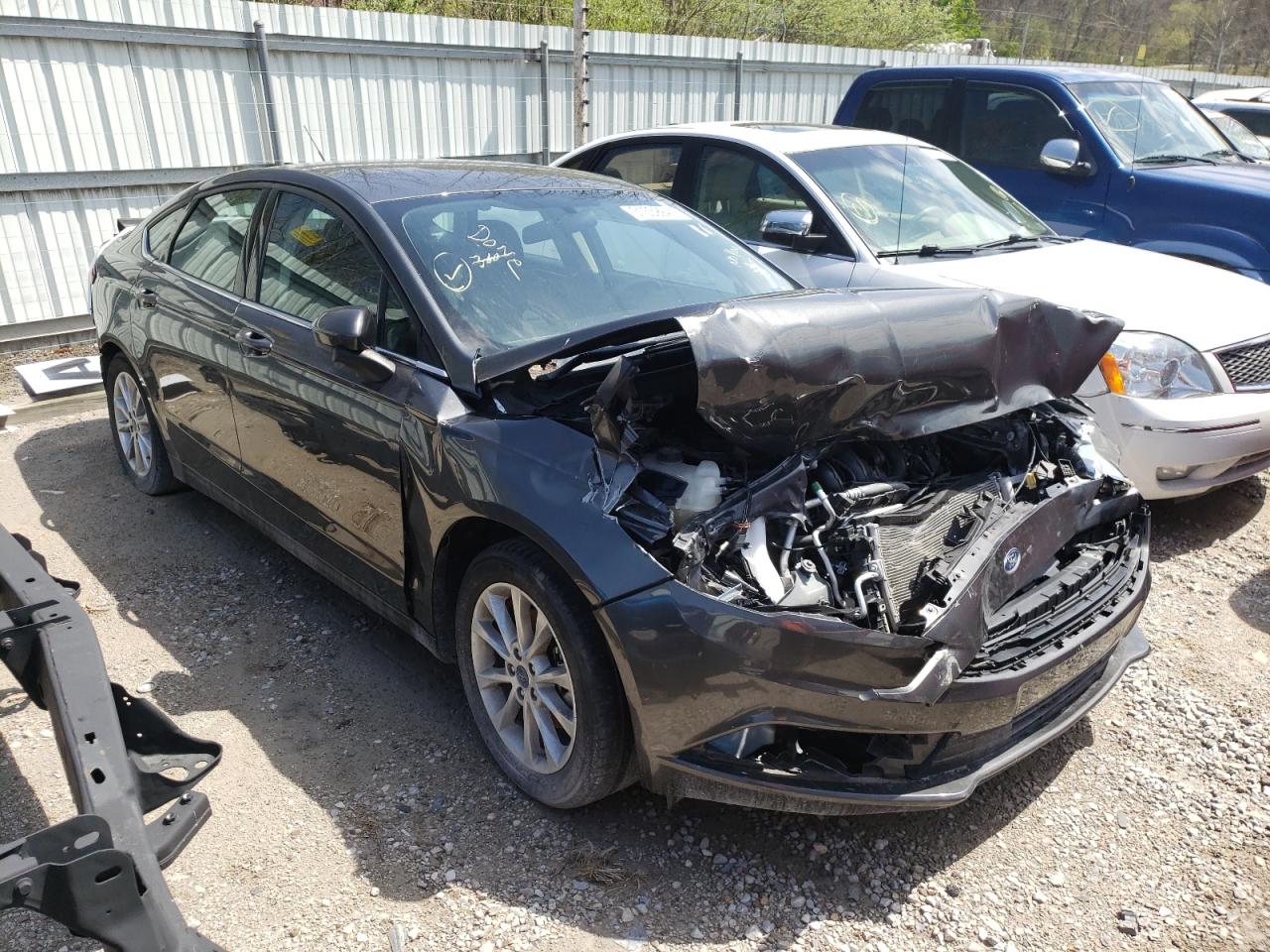 FORD FUSION SE 2017 with VIN 3FA6P0H71HR359138 - Photo from auction