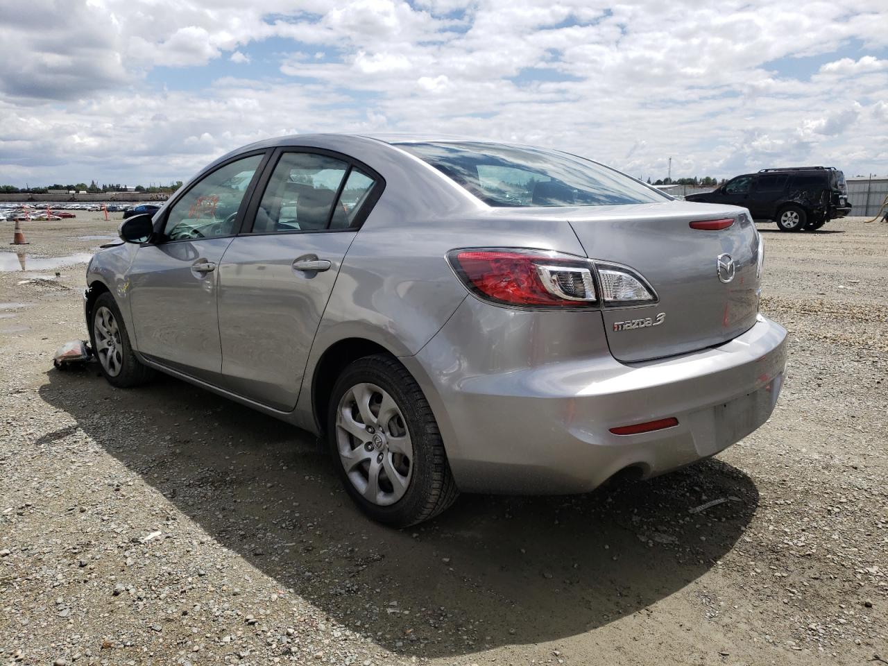 Photo 3 from auction – 2013 MAZDA 3 I with VIN JM1BL1UP1D1814803
