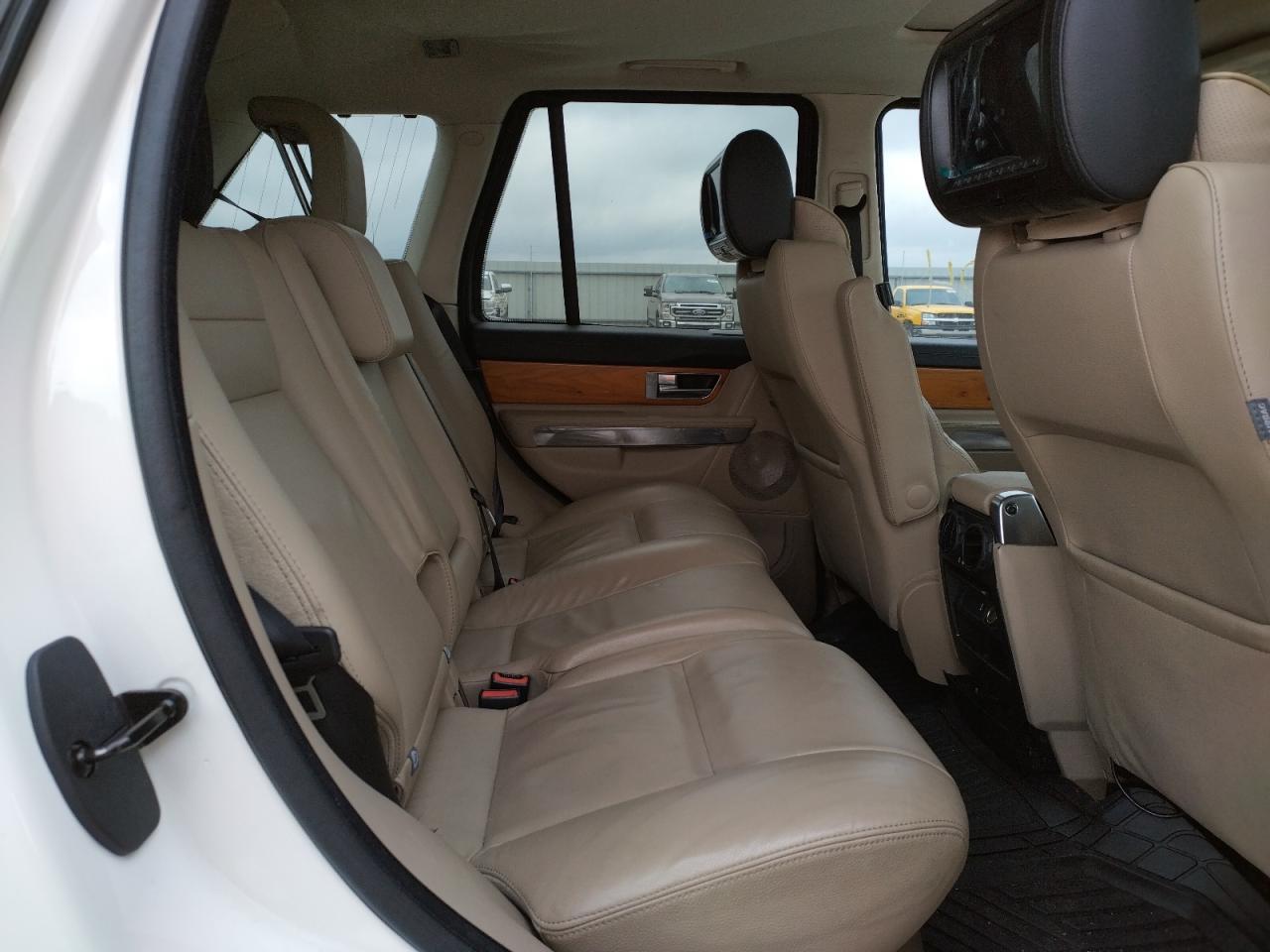 Photo 6 from auction – 2010 LAND ROVER RANGE ROVE with VIN SALSF2D4XAA232481