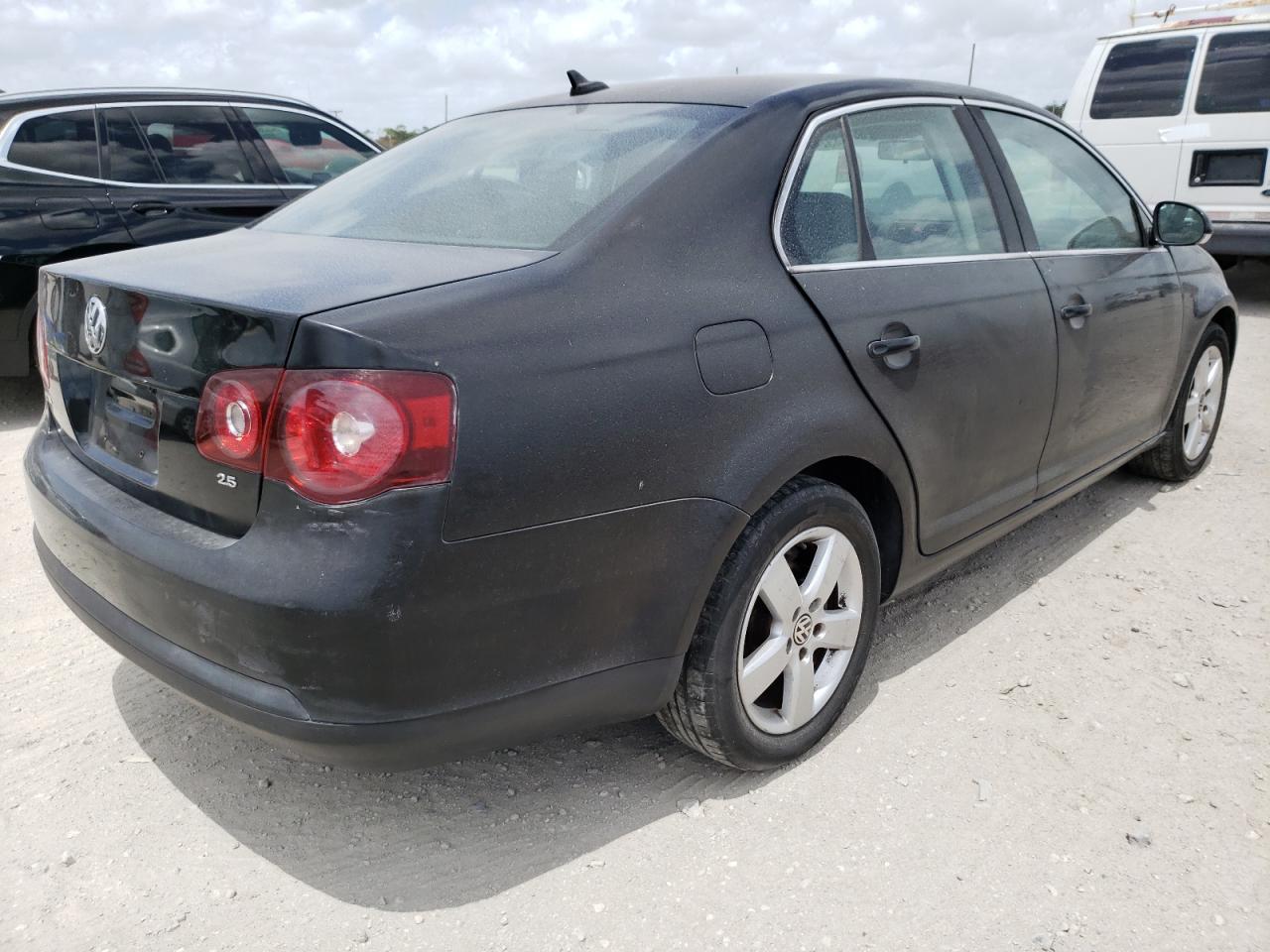 Photo 4 from auction – 2009 VOLKSWAGEN JETTA SE with VIN 3VWRM71K89M169372