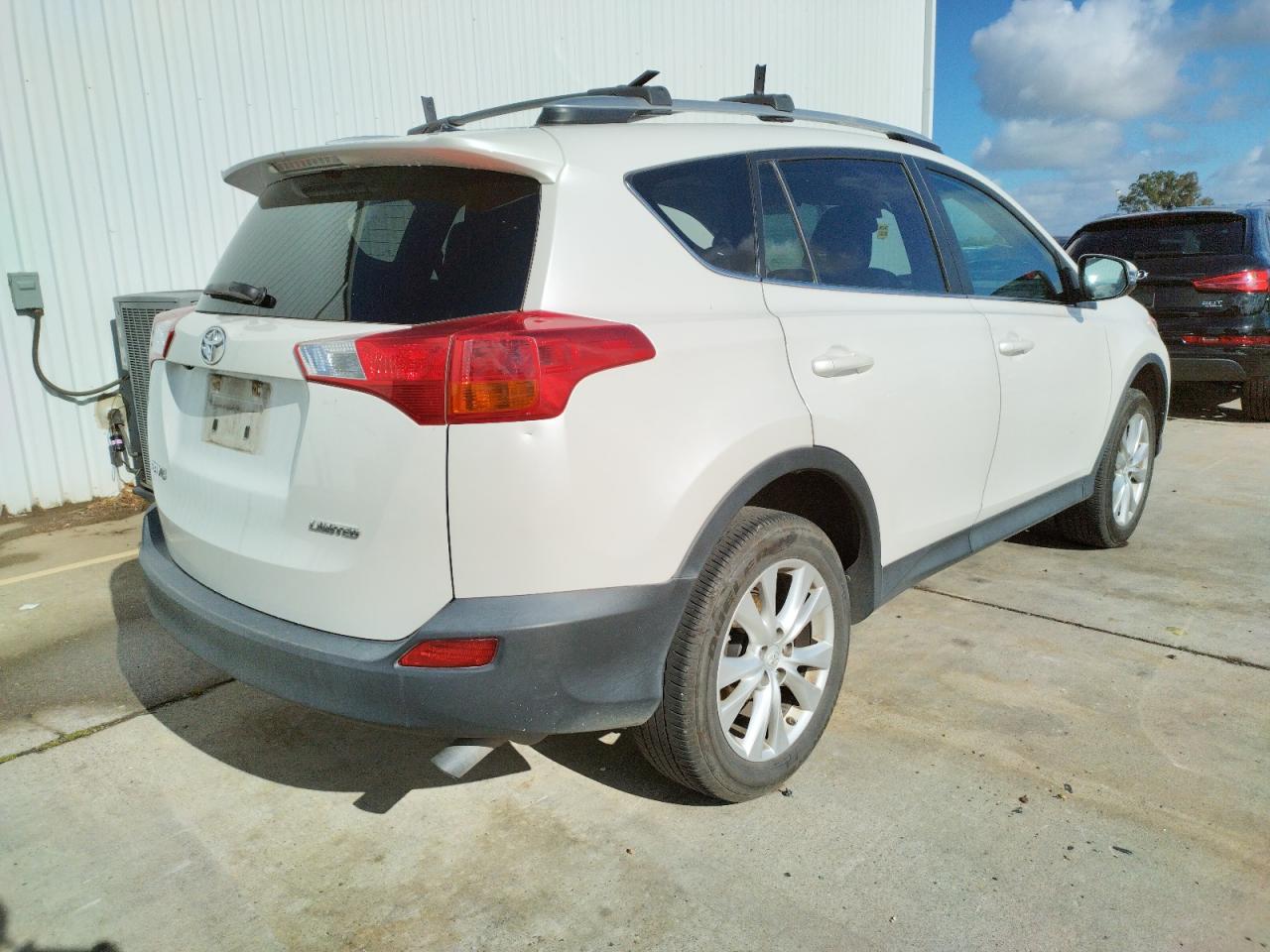Photo 4 from auction – 2014 TOYOTA RAV4 LIMIT with VIN 2T3YFREV1EW097318