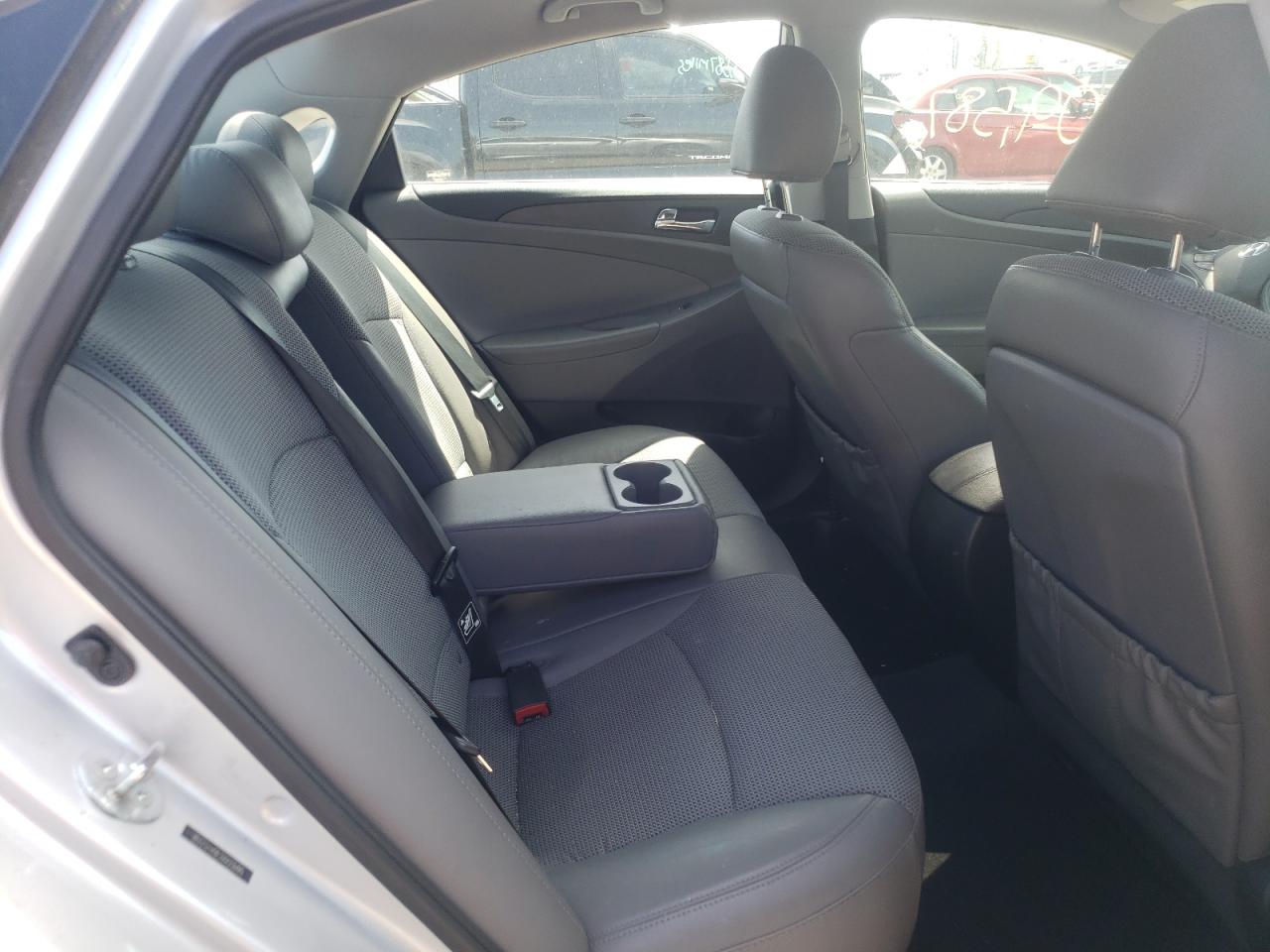 Photo 6 from auction – 2013 HYUNDAI SONATA SE with VIN 5NPEC4AC3DH717336