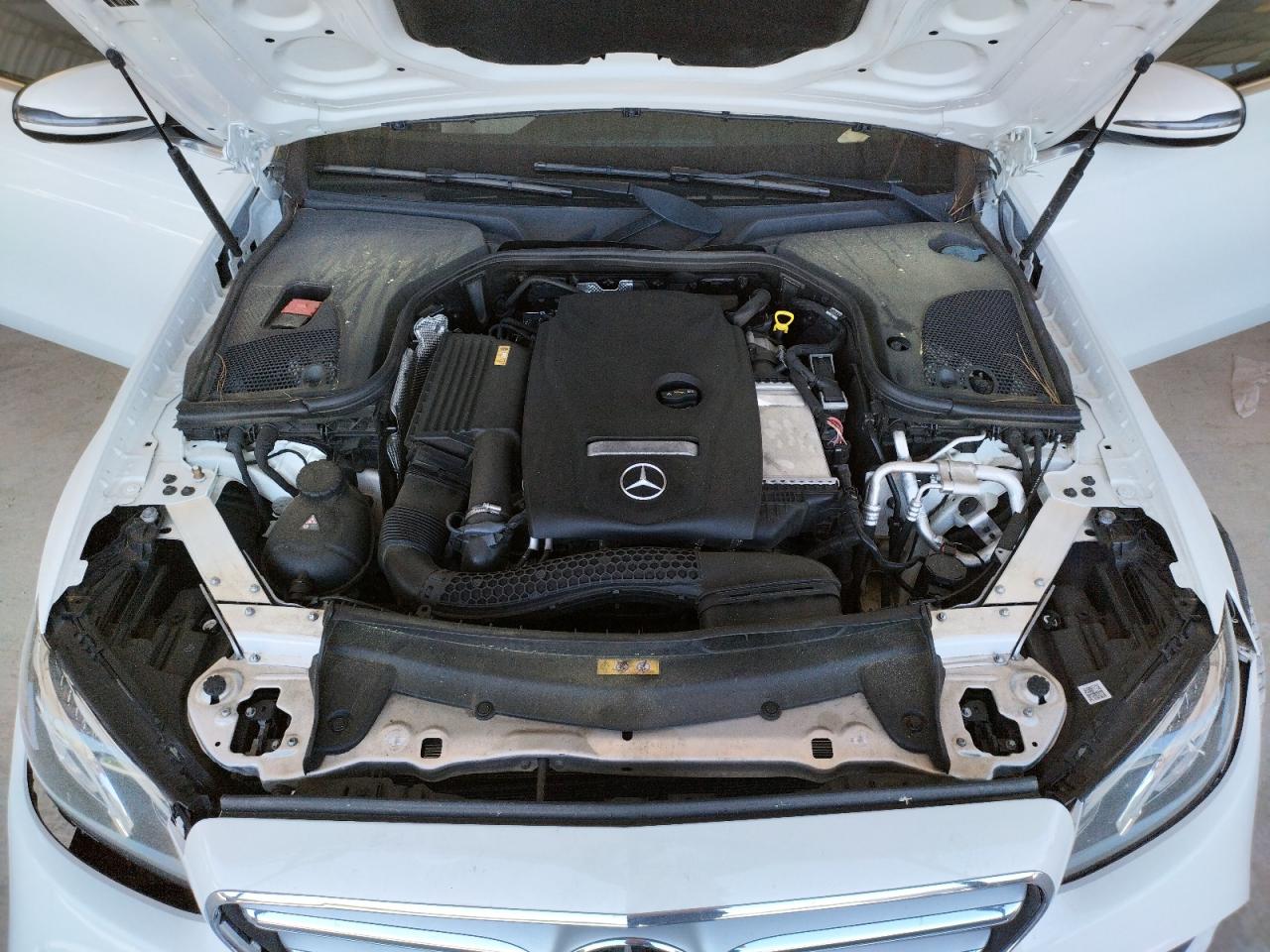 Photo 7 from auction – 2017 MERCEDES-BENZ E 300 4MAT with VIN WDDZF4KB2HA023366