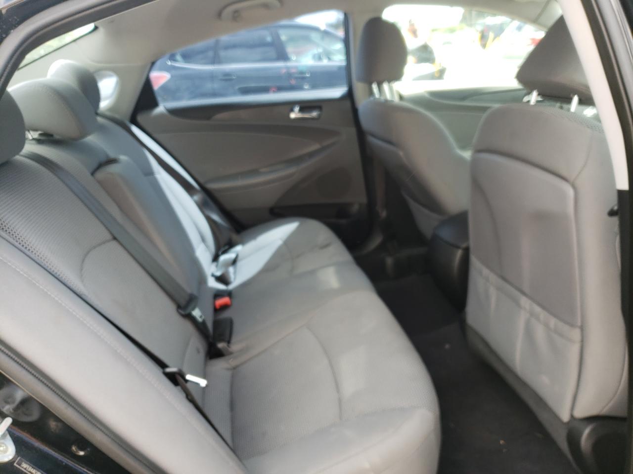 Photo 6 from auction – 2013 HYUNDAI SONATA GLS with VIN 5NPEB4AC0DH721881