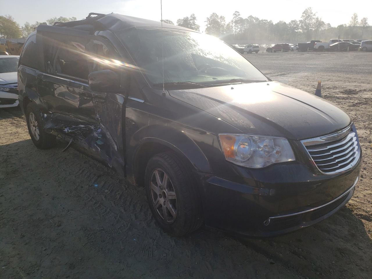 CHRYSLER TOWN & COU 2011 with VIN 2A4RR5DG0BR698081 - Photo from auction