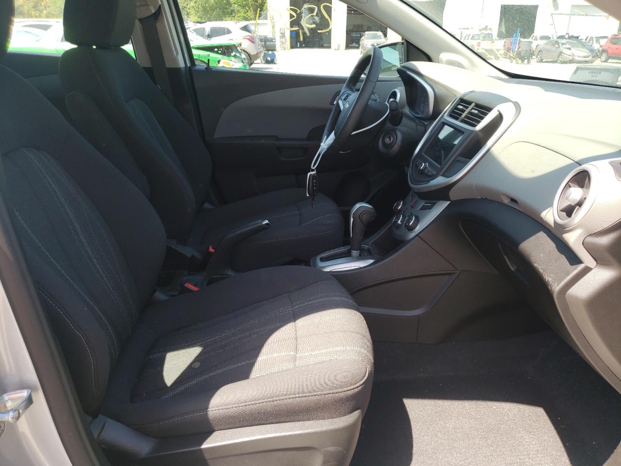 Photo 5 from auction – 2019 CHEVROLET SONIC LT with VIN 1G1JD5SB8K4119455