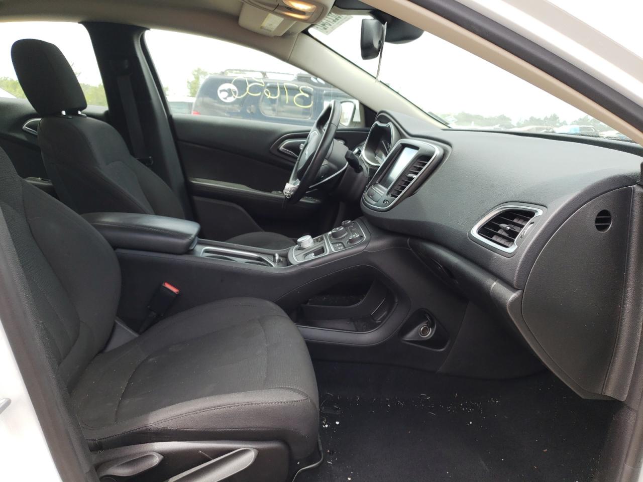 Photo 5 from auction – 2016 CHRYSLER 200 LIMITE with VIN 1C3CCCABXGN102039