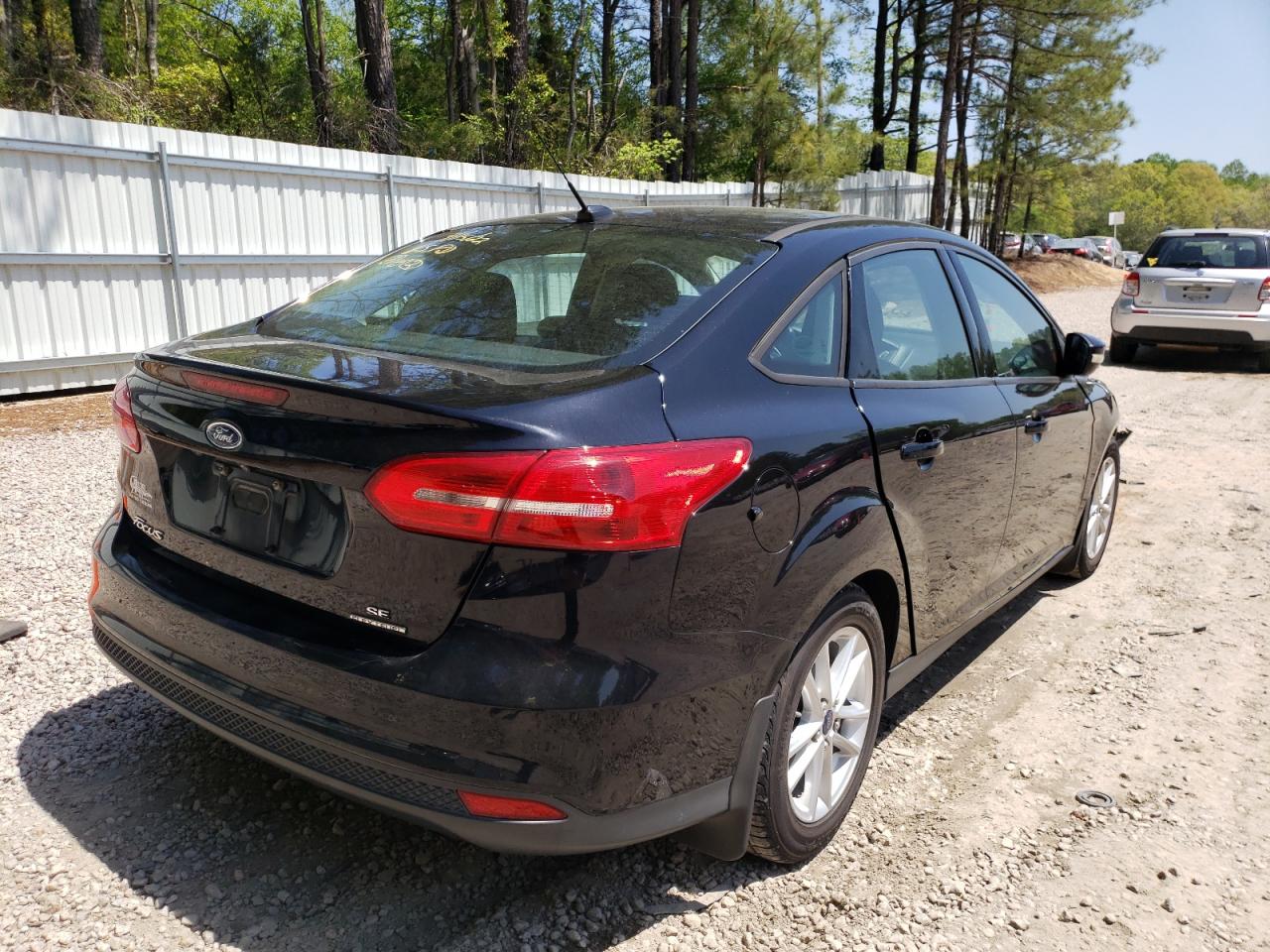 Photo 4 from auction – 2016 FORD FOCUS SE with VIN 1FADP3F20GL241580