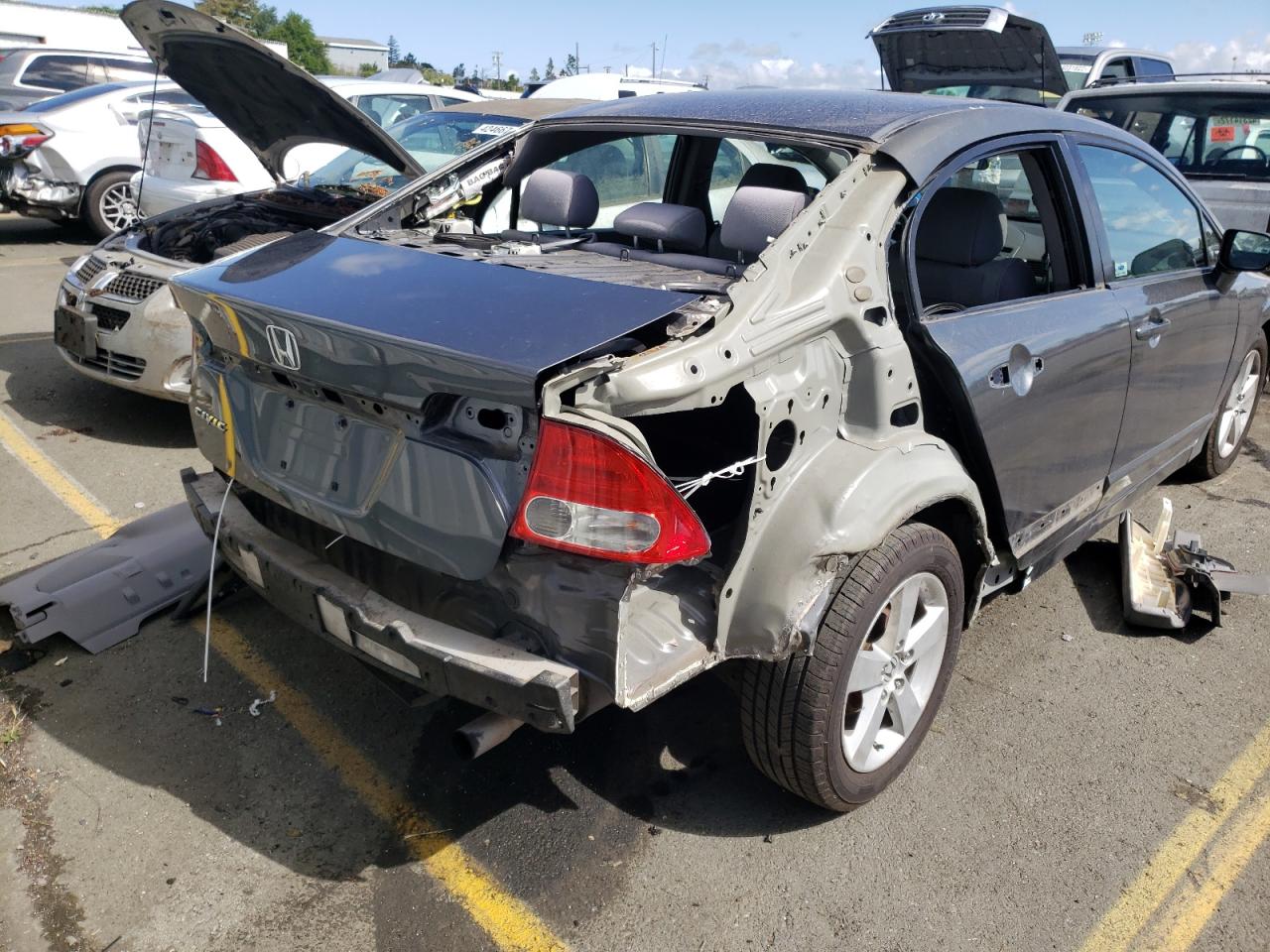 Photo 4 from auction – 2010 HONDA CIVIC LX with VIN 19XFA1F53AE001765
