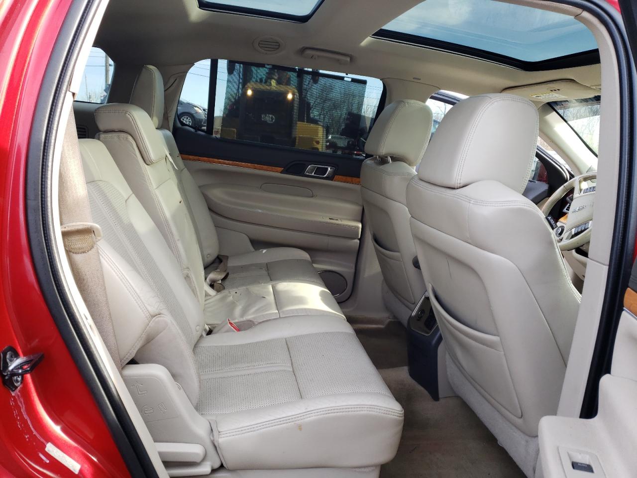 Photo 6 from auction – 2010 LINCOLN MKT with VIN 2LMHJ5AT1ABJ03367