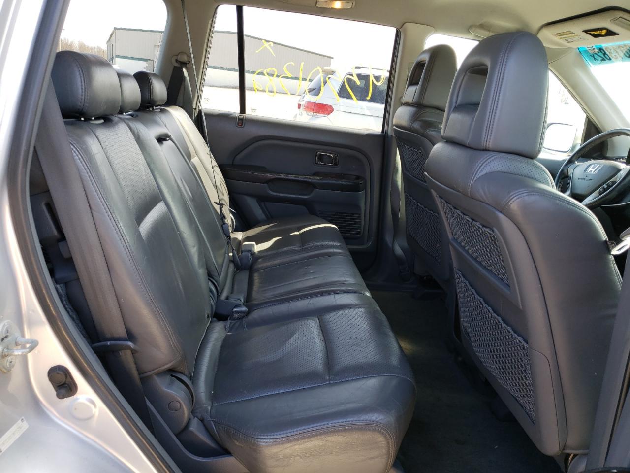 Photo 6 from auction – 2004 HONDA PILOT EXL with VIN 2HKYF18574H512502