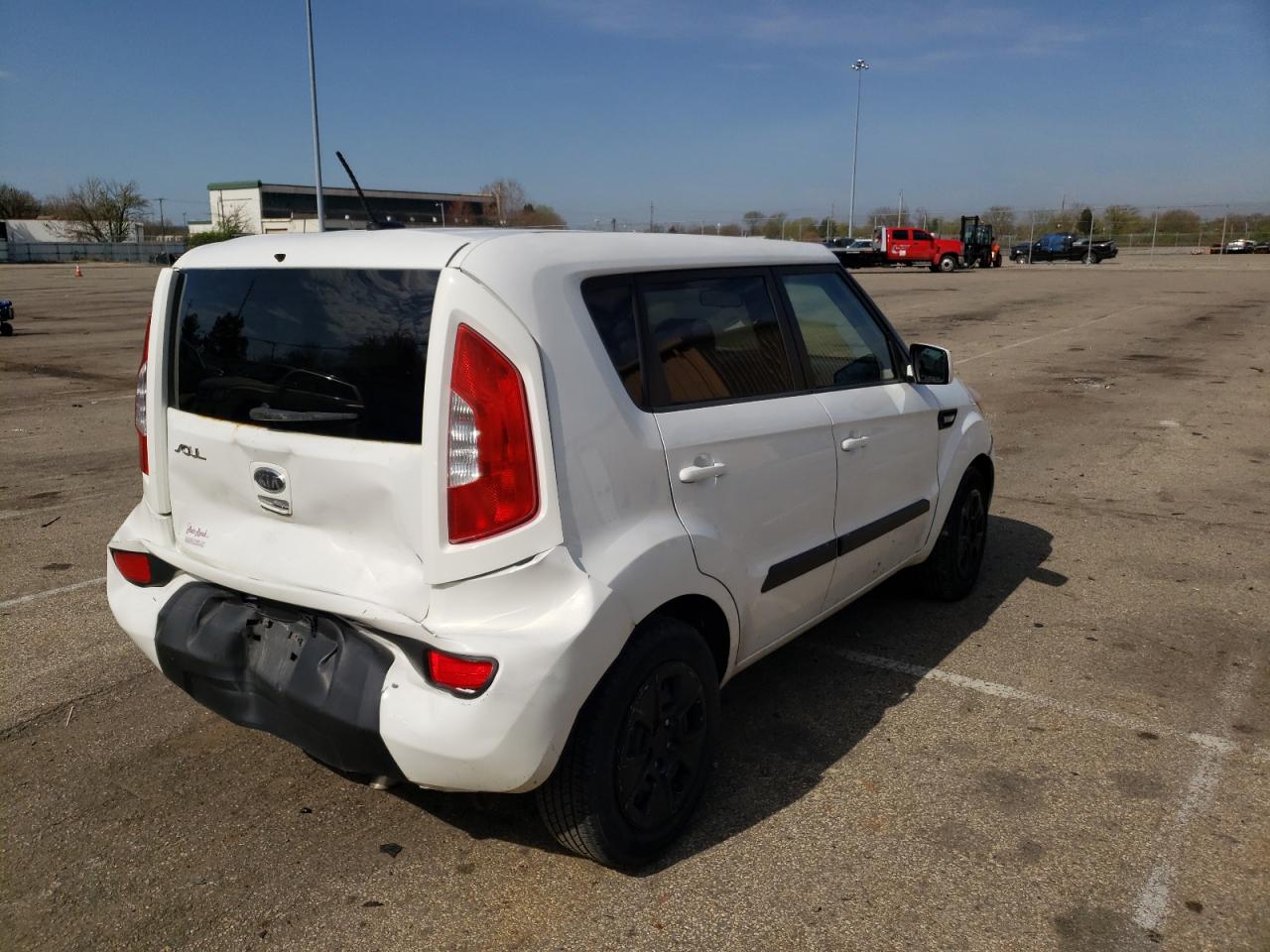 Photo 4 from auction – 2012 KIA SOUL with VIN KNDJT2A51C7356275