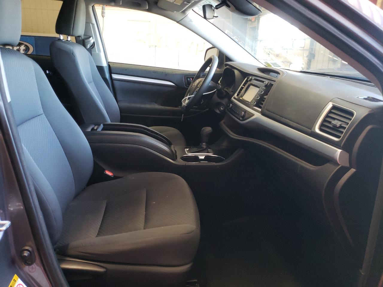Photo 5 from auction – 2017 TOYOTA HIGHLANDER with VIN 5TDBZRFH4HS433085