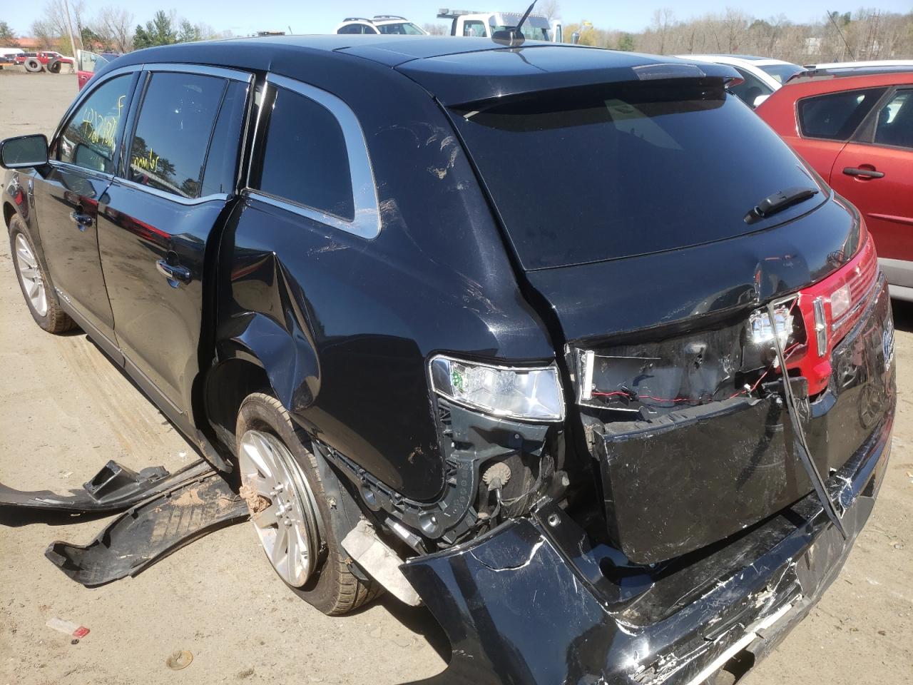Photo 3 from auction – 2016 LINCOLN MKT with VIN 2LMHJ5NKXGBL02024