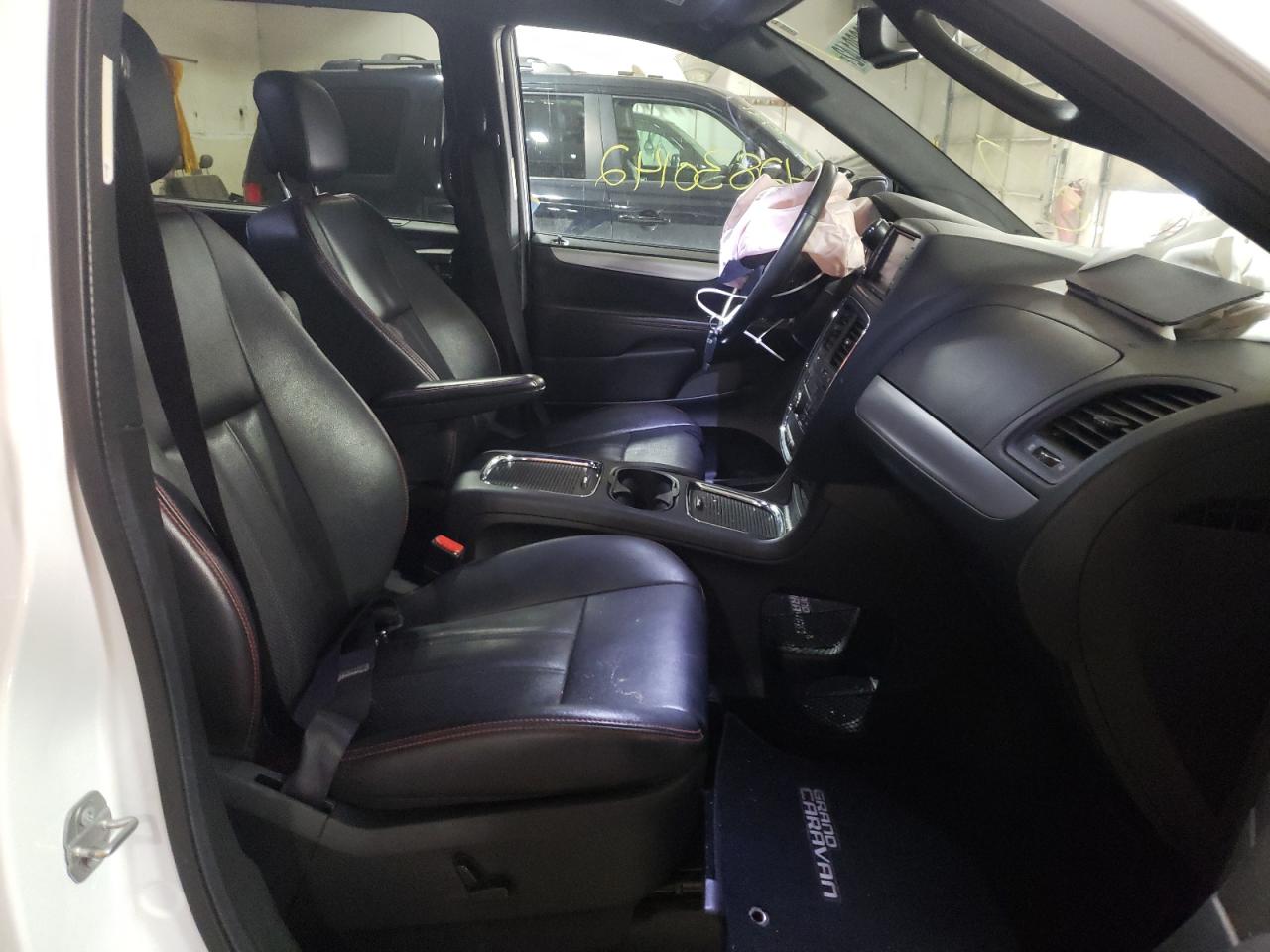 Photo 5 from auction – 2017 DODGE GRAND CARA with VIN 2C4RDGEG4HR646900