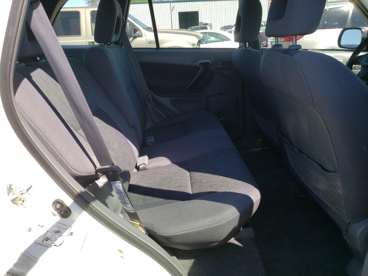 Photo 6 from auction – 2001 TOYOTA RAV4 with VIN JTEHH20V210037955