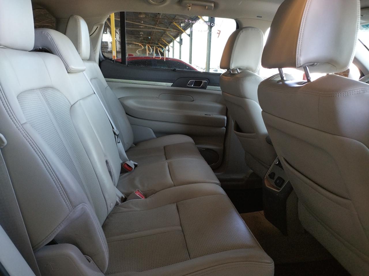 Photo 6 from auction – 2010 LINCOLN MKT with VIN 2LMHJ5AT7ABJ03390