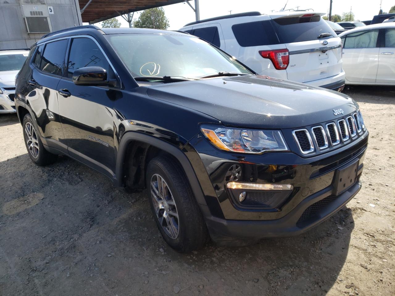 JEEP COMPASS LA 2018 with VIN 3C4NJCBB1JT500319 - Photo from auction