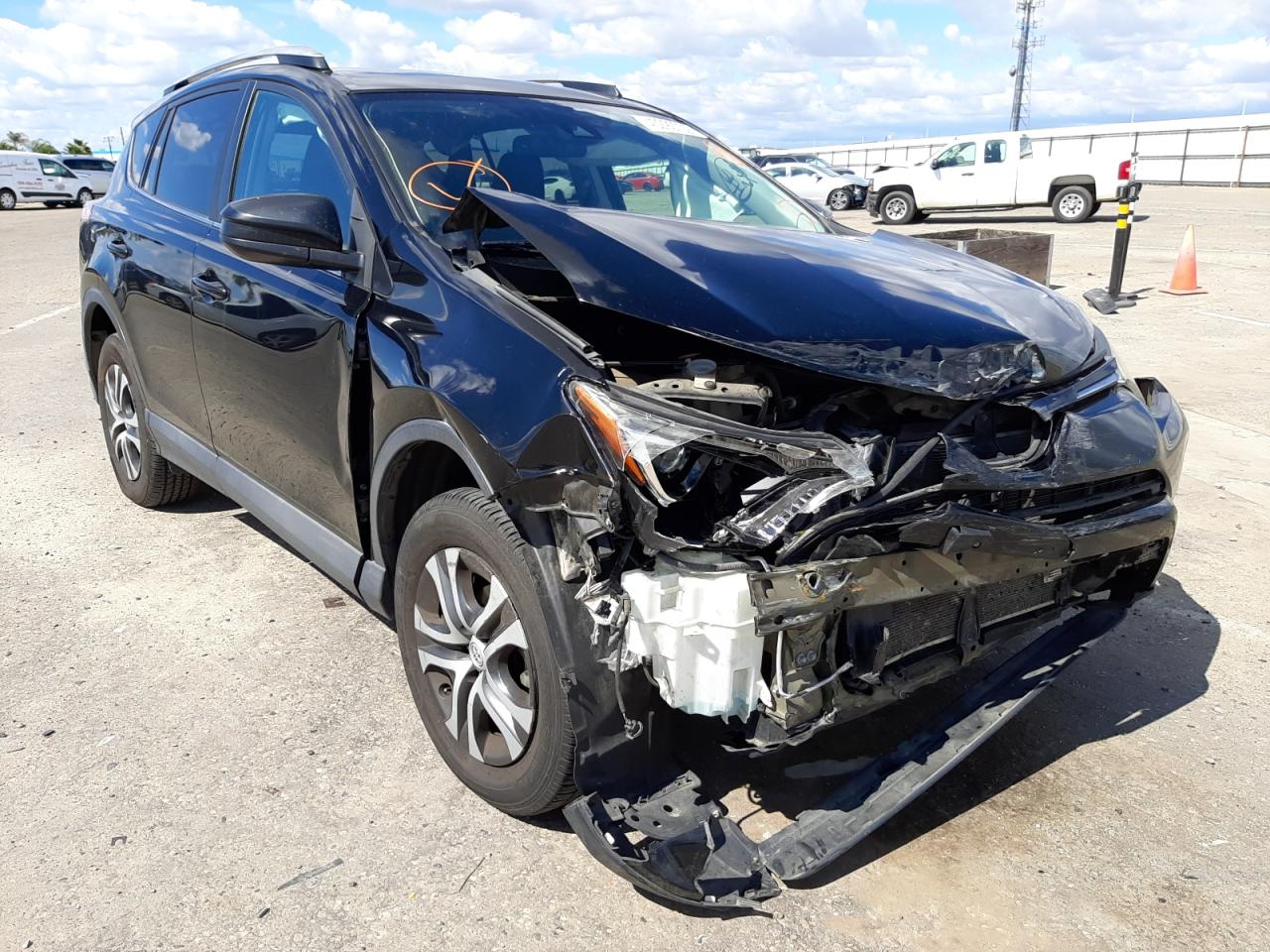 Photo 1 from auction – 2017 TOYOTA RAV4 LE with VIN 2T3ZFREV5HW368132