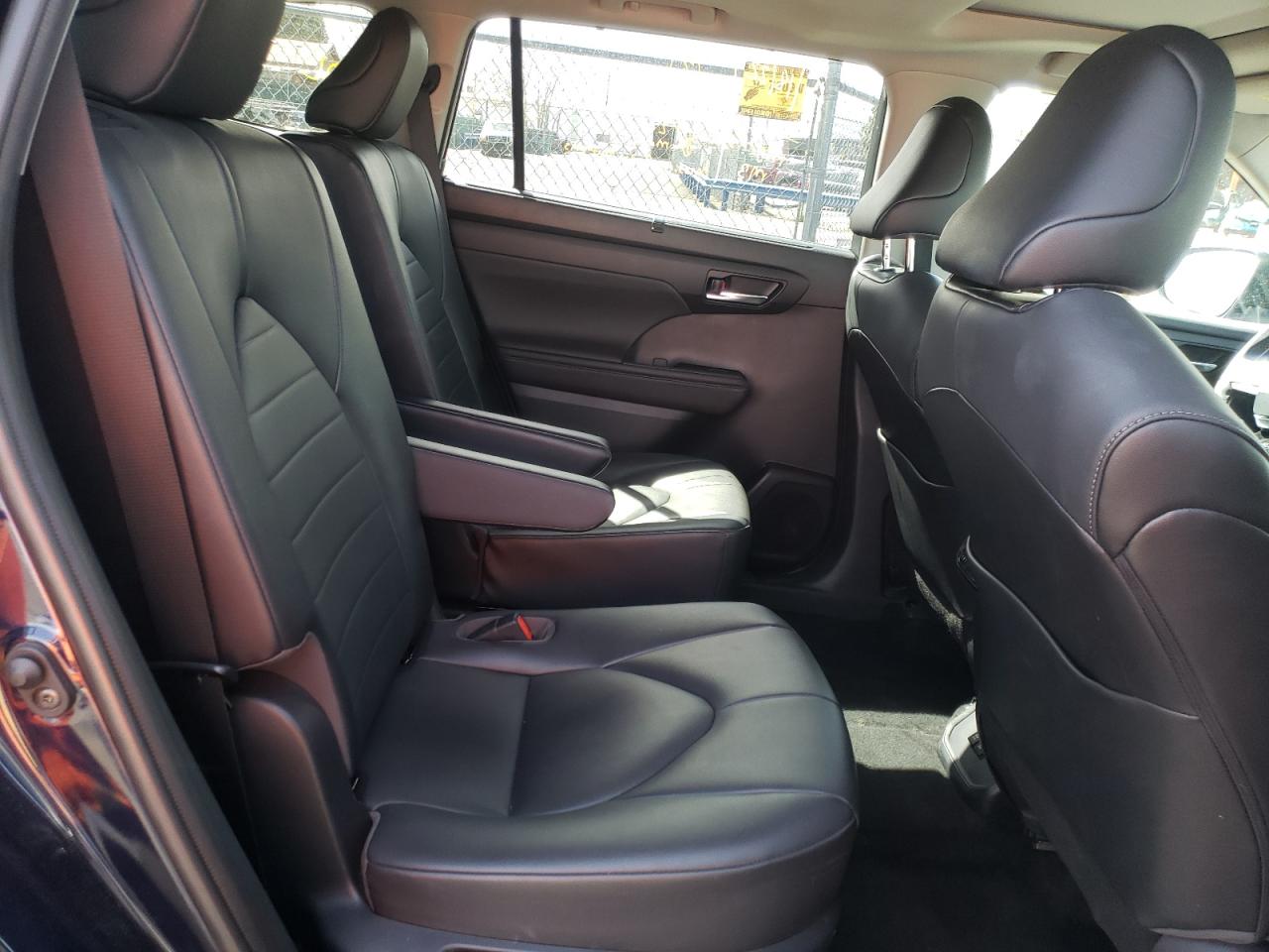 Photo 6 from auction – 2020 TOYOTA HIGHLANDER with VIN 5TDGZRBH9LS008241