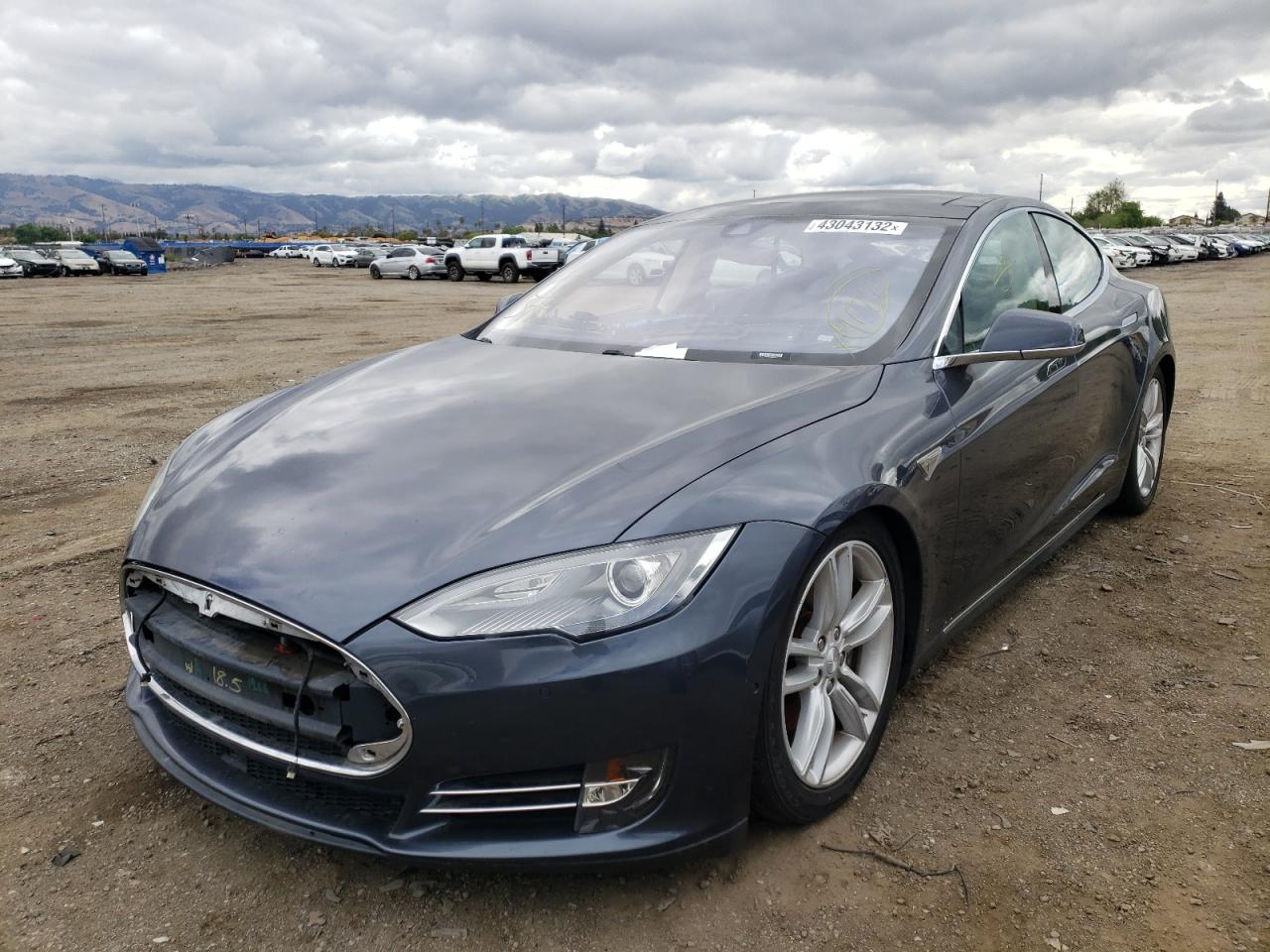 Photo 2 from auction – 2014 TESLA MODEL S with VIN 5YJSA1H15EFP54125