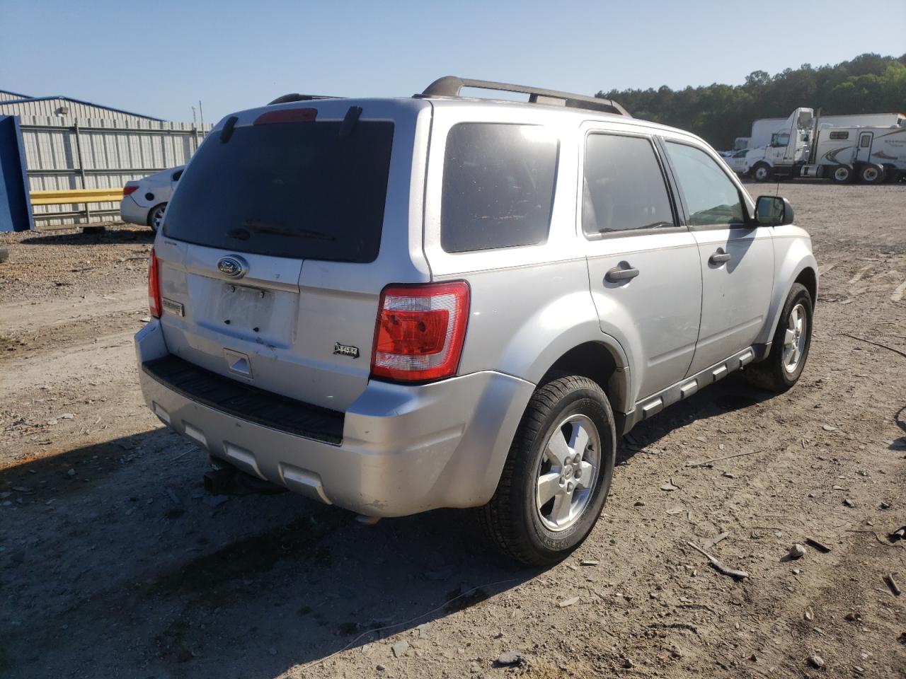 Photo 4 from auction – 2011 FORD ESCAPE XLT with VIN 1FMCU0DG4BKB66016