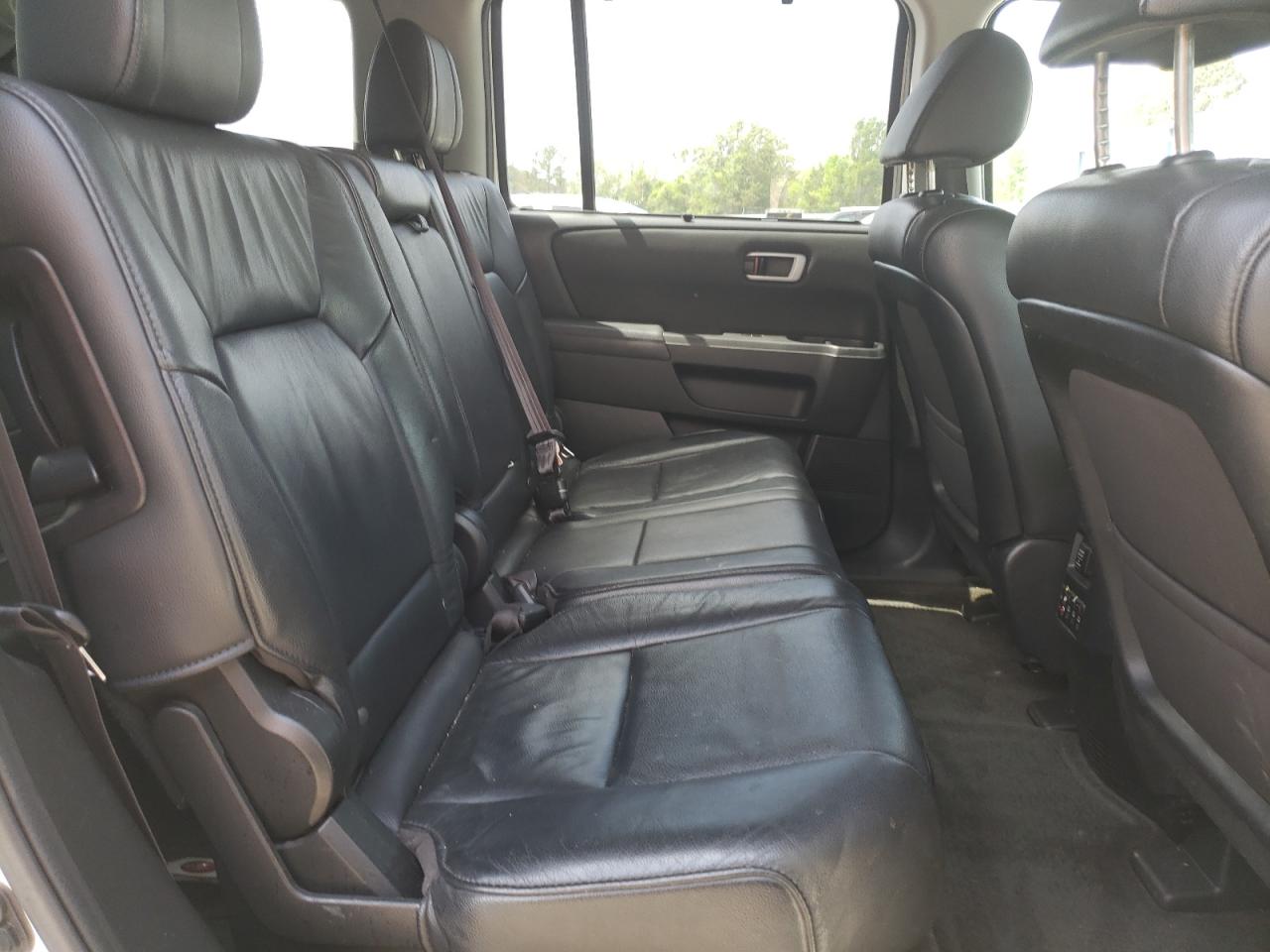Photo 6 from auction – 2015 HONDA PILOT TOUR with VIN 5FNYF4H93FB038070