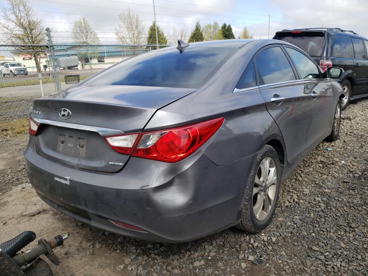 Photo 4 from auction – 2011 HYUNDAI SONATA SE with VIN 5NPEC4ACXBH029833