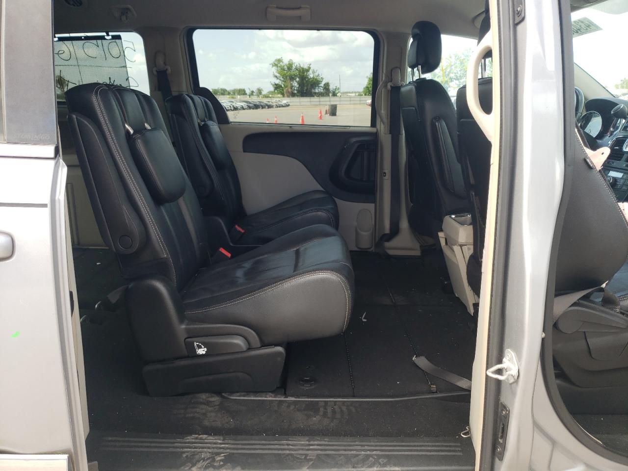 Photo 6 from auction – 2013 CHRYSLER TOWN & COU with VIN 2C4RC1BG9DR798508