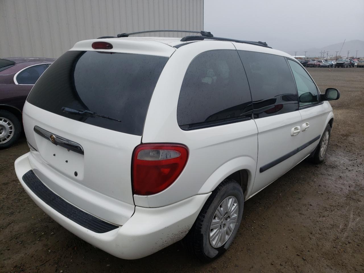 Photo 4 from auction – 2007 CHRYSLER TOWN & COU with VIN 1A4GP45R66B664478
