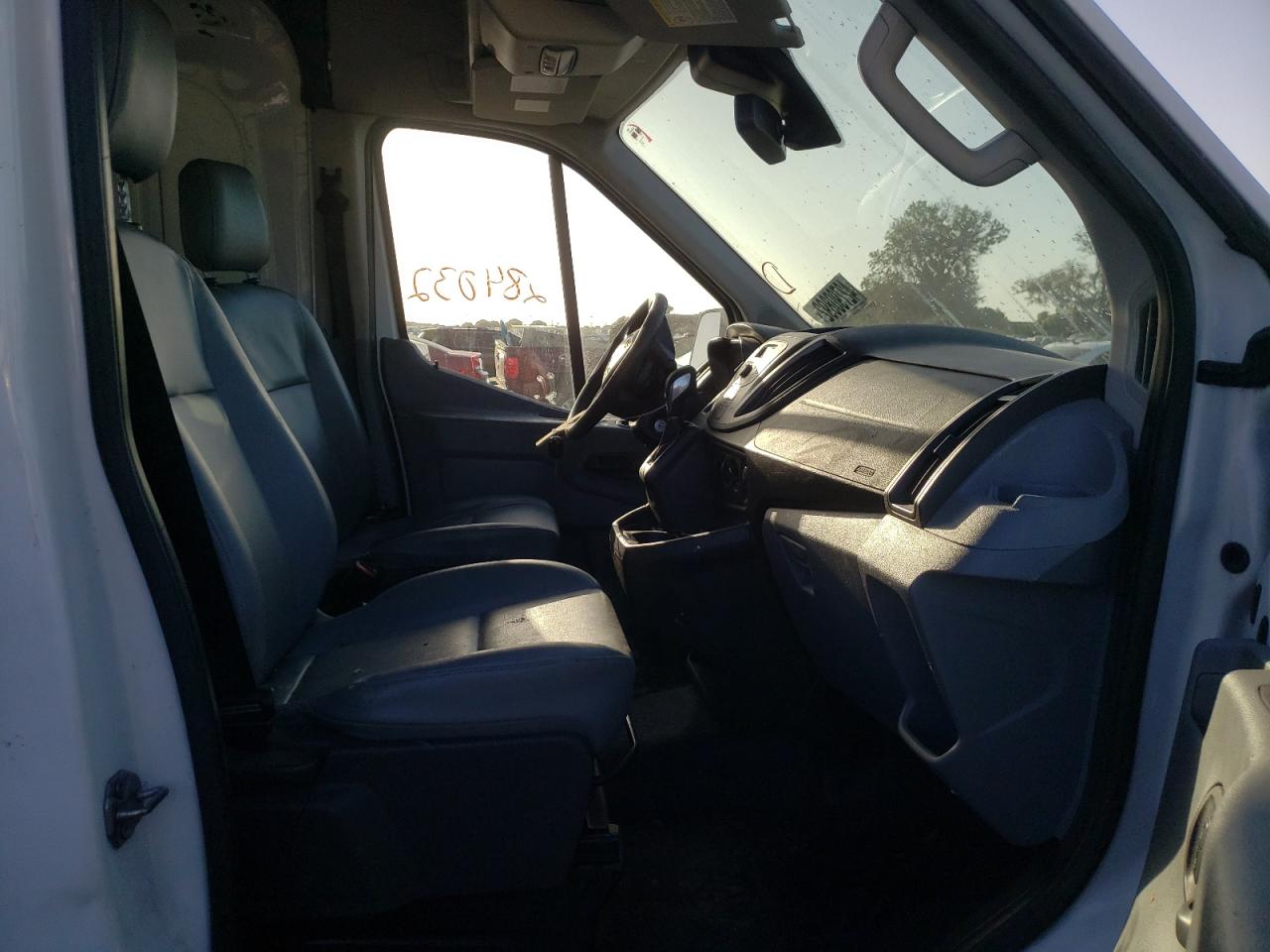 Photo 5 from auction – 2016 FORD TRANSIT T- with VIN 1FTYR2CM8GKA24838