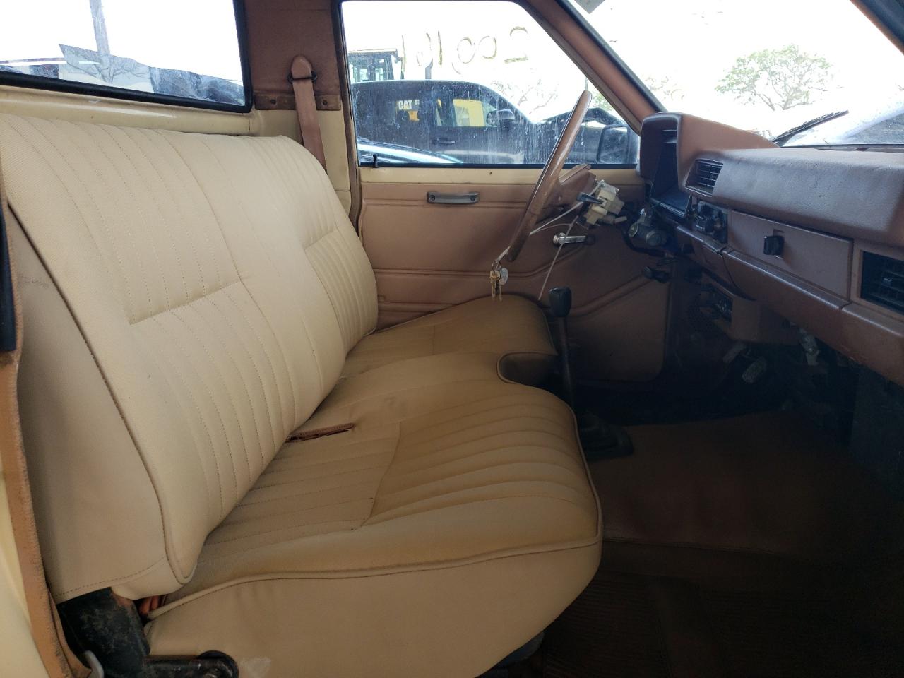 Photo 5 from auction – 1984 DATSUN KINGCAB PU with VIN 1N6ND01S8EC378855