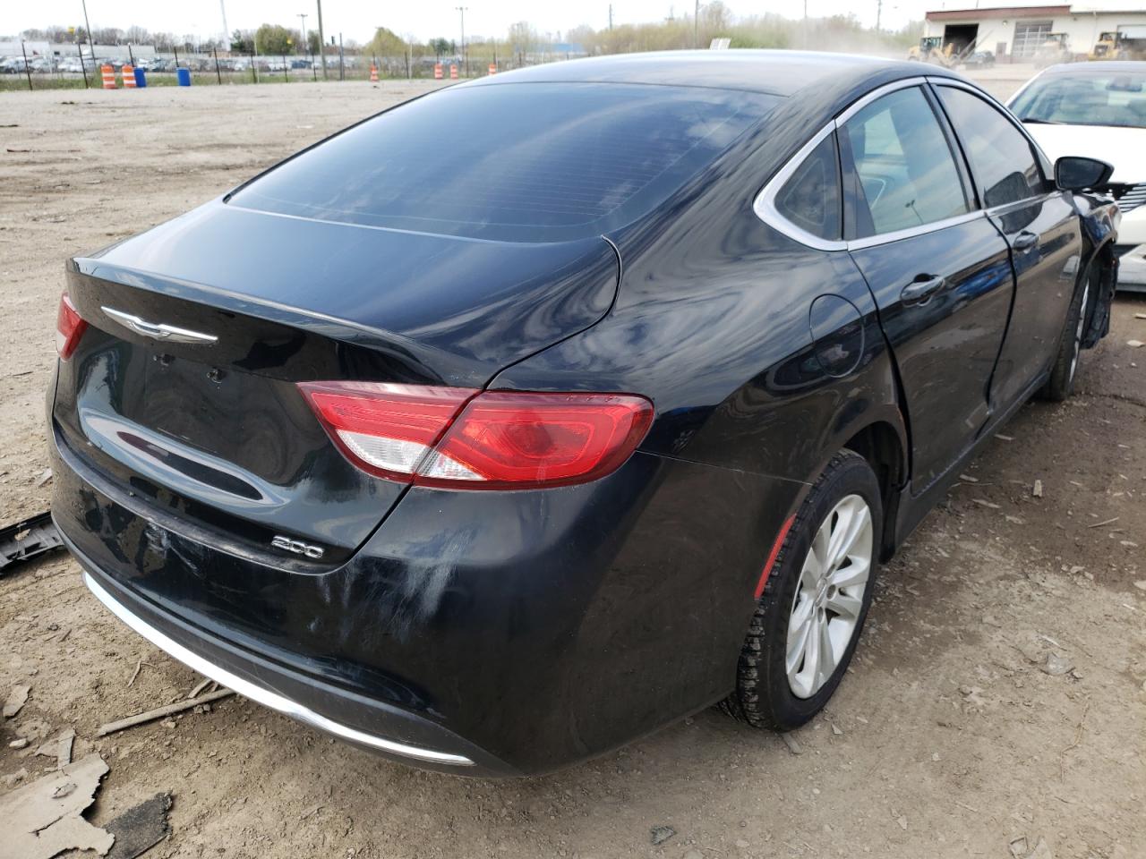 Photo 4 from auction – 2015 CHRYSLER 200 LIMITE with VIN 1C3CCCAB1FN551981