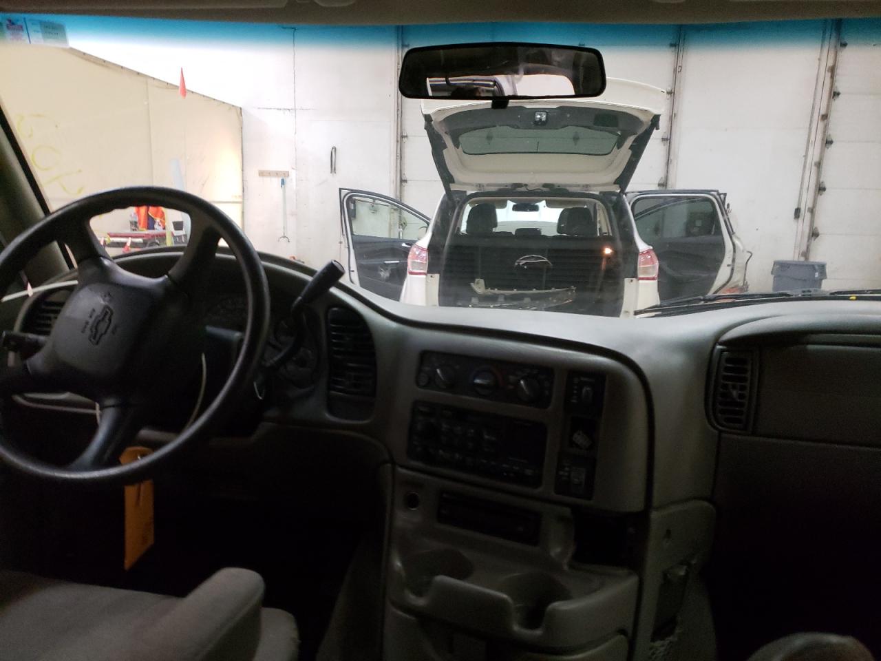 Photo 9 from auction – 2003 CHEVROLET ASTRO with VIN 1GNDM19X73B118137