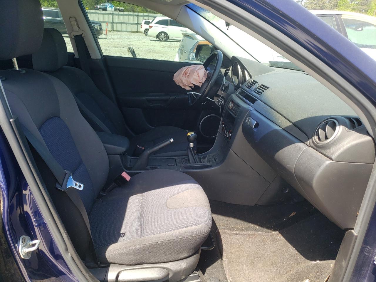 Photo 5 from auction – 2004 MAZDA 3 HATCHBAC with VIN JM1BK143941104225