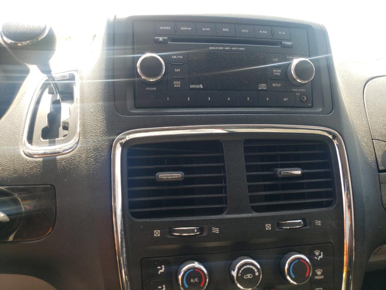 Photo 9 from auction – 2016 DODGE GRAND CARA with VIN 2C4RDGCG2GR352333